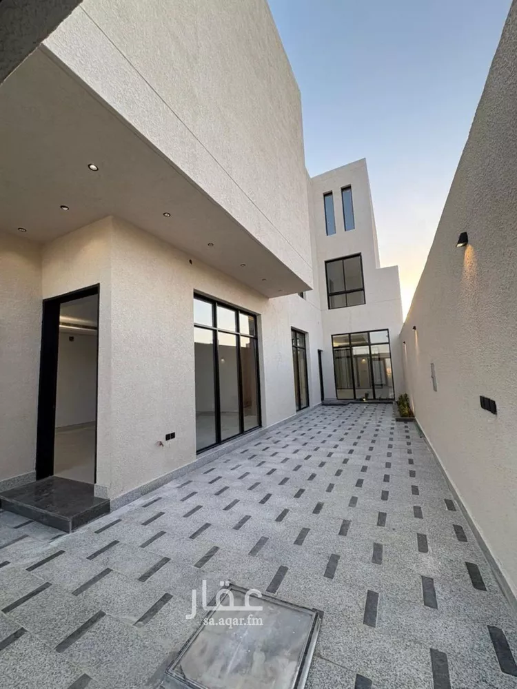 فيلا للبيع في شارع أبي العباس الصقلي, حي المهدية, مدينة الرياض, منطقة الرياض صورة 2