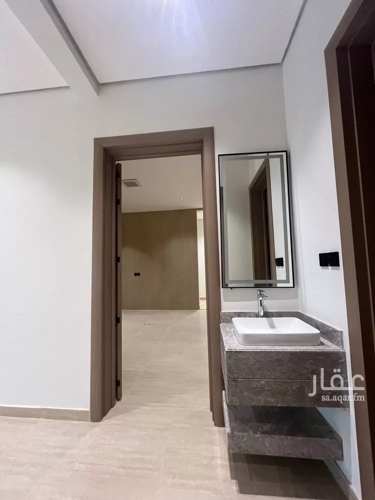 فيلا للبيع في شارع الحافظ بن كثير, حي المهدية, مدينة الرياض, منطقة الرياض صورة 3