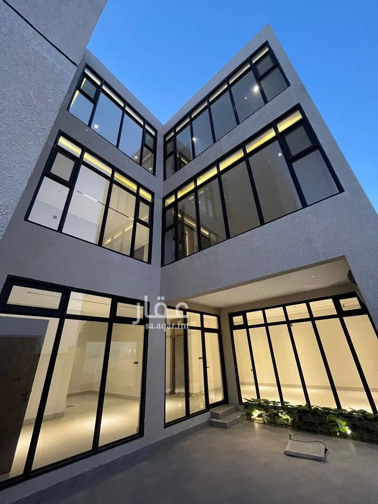 فيلا للبيع في شارع قطب الدين بن السلطان, حي المهدية, مدينة الرياض, منطقة الرياض صورة 3