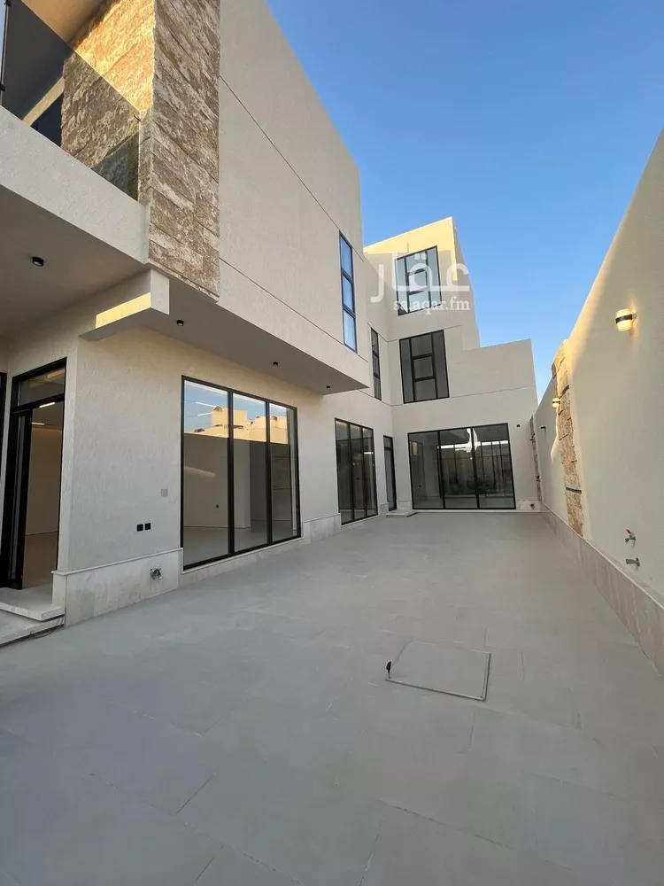 فيلا للبيع في شارع قطب الدين بن السلطان, حي المهدية, مدينة الرياض, منطقة الرياض صورة 3