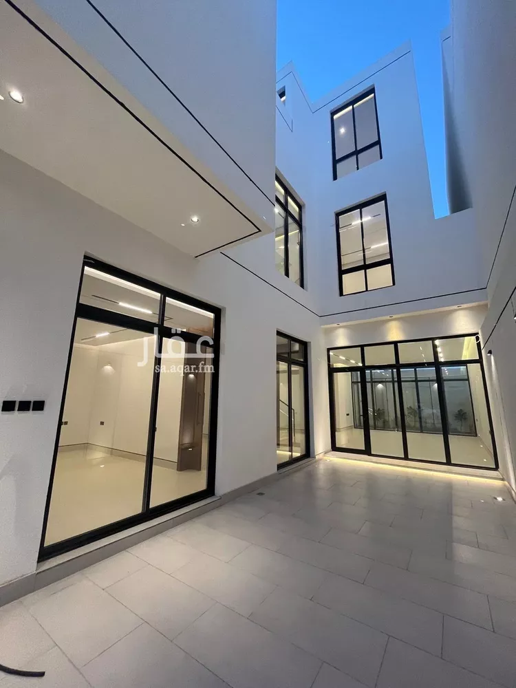 فيلا للبيع في شارع السيل الكبير, حي المهدية, مدينة الرياض, منطقة الرياض صورة 2