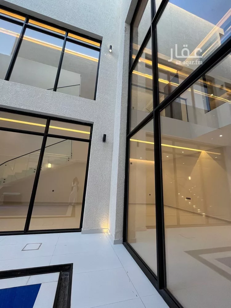 فيلا للبيع في شارع قطب الدين بن السلطان, حي المهدية, مدينة الرياض, منطقة الرياض صورة 3