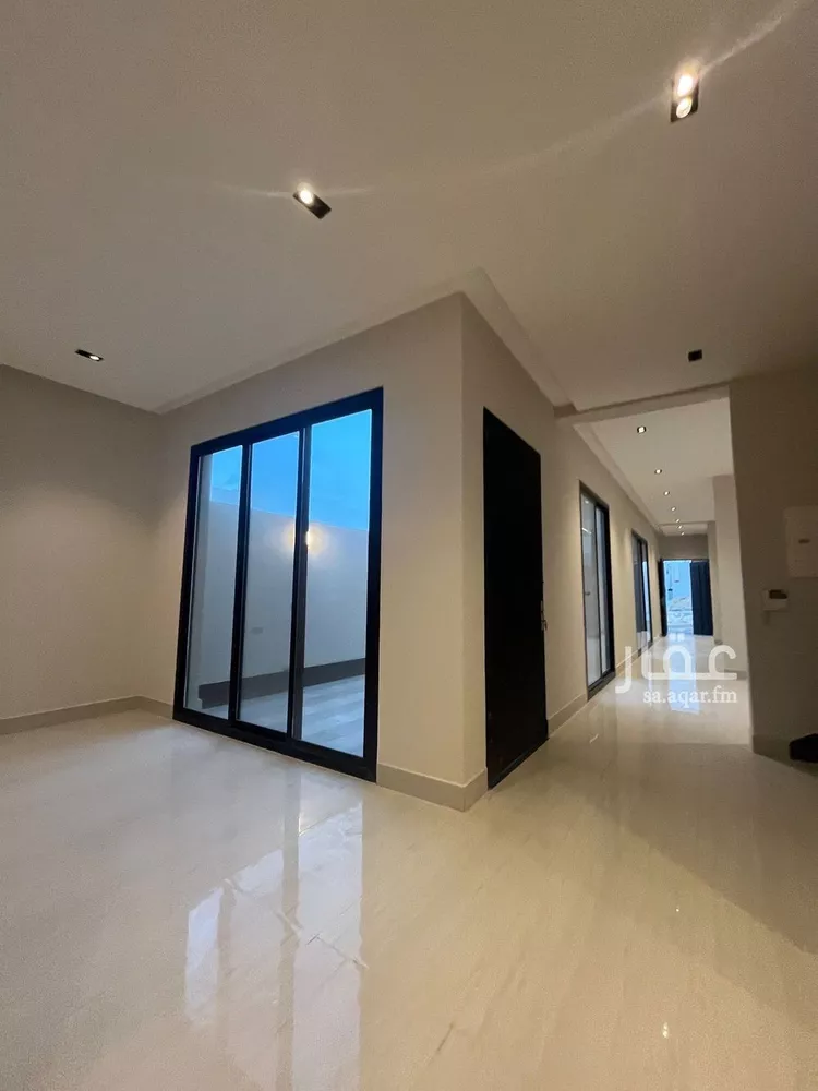 فيلا للبيع في شارع السيل الكبير, حي المهدية, مدينة الرياض, منطقة الرياض صورة 3