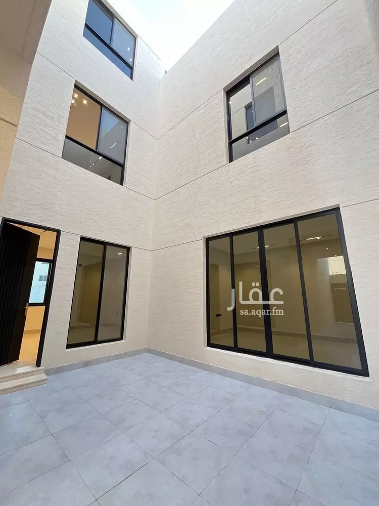 فيلا للبيع في شارع السيل الكبير, حي المهدية, مدينة الرياض, منطقة الرياض صورة 2