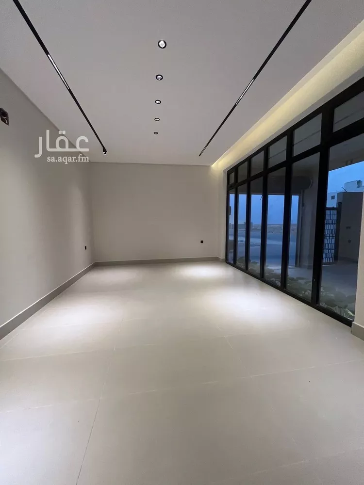 فيلا للبيع في شارع السيل الكبير, حي المهدية, مدينة الرياض, منطقة الرياض صورة 2