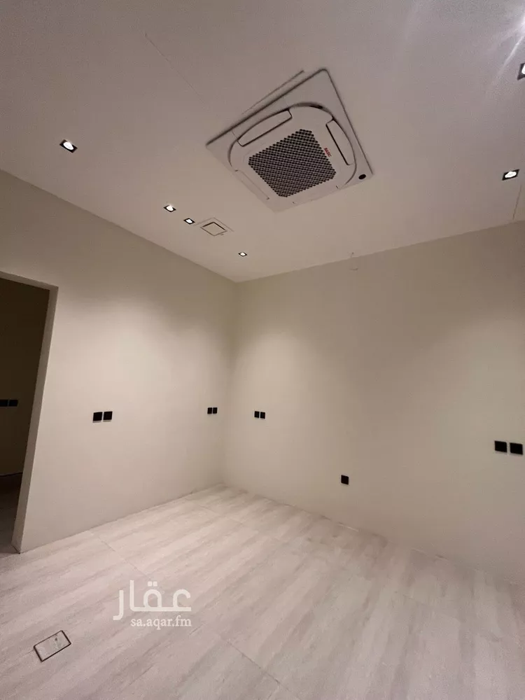 فيلا للبيع في شارع السيل الكبير, حي المهدية, مدينة الرياض, منطقة الرياض صورة 2