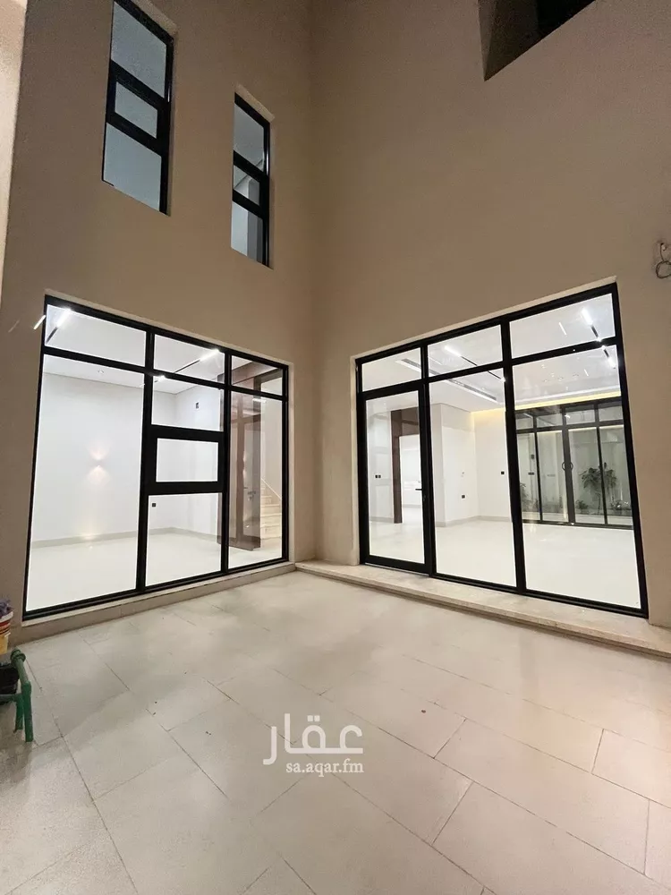 فيلا للبيع في شارع قطب الدين بن السلطان, حي المهدية, مدينة الرياض, منطقة الرياض صورة 3