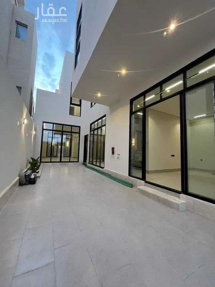 فيلا للبيع في شارع السيل الكبير, حي المهدية, مدينة الرياض, منطقة الرياض صورة 3