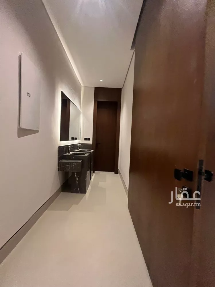 فيلا للبيع في شارع السيل الكبير, حي المهدية, مدينة الرياض, منطقة الرياض صورة 5