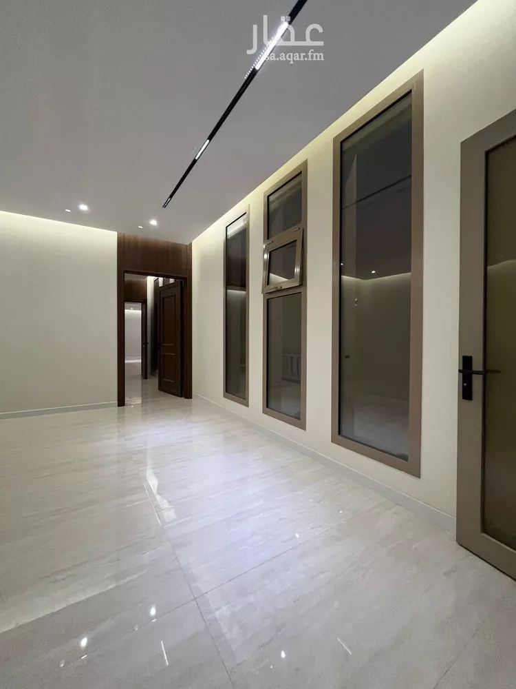 فيلا للبيع في شارع قطب الدين بن السلطان, حي المهدية, مدينة الرياض, منطقة الرياض صورة 3