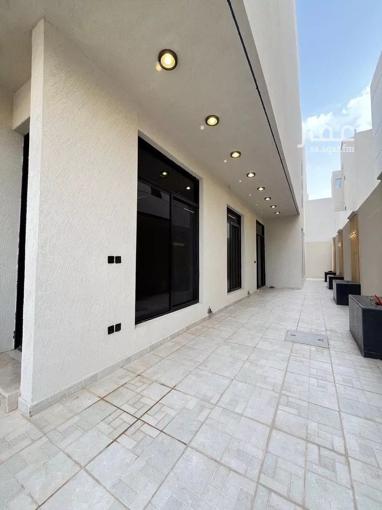 فيلا للبيع في شارع السيل الكبير, حي المهدية, مدينة الرياض, منطقة الرياض صورة 2