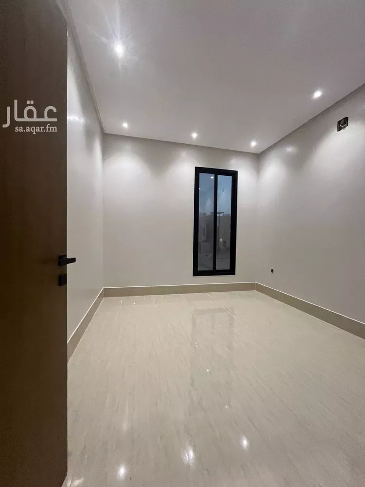 فيلا للبيع في شارع الحافظ بن كثير, حي المهدية, مدينة الرياض, منطقة الرياض صورة 3