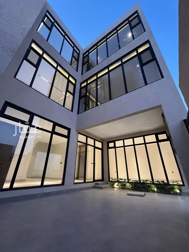 فيلا للبيع في شارع قطب الدين بن السلطان, حي المهدية, مدينة الرياض, منطقة الرياض صورة 2