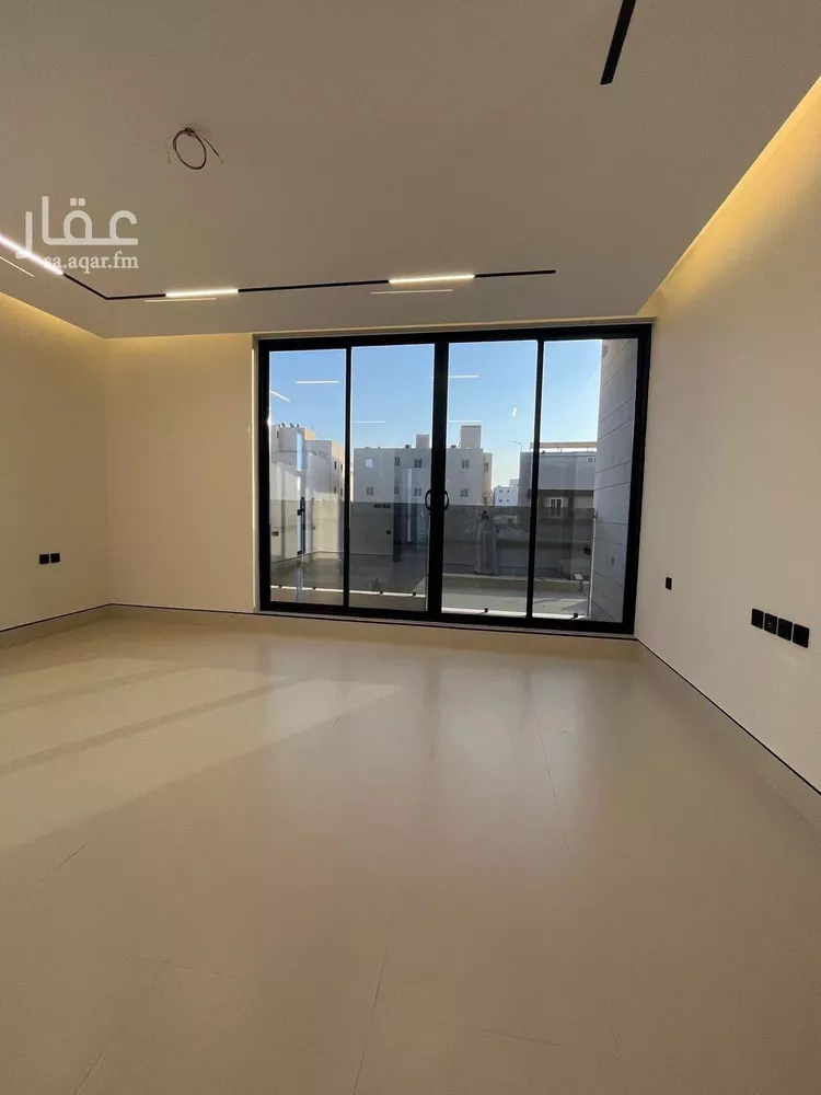 فيلا للبيع في شارع السيل الكبير, حي المهدية, مدينة الرياض, منطقة الرياض صورة 2