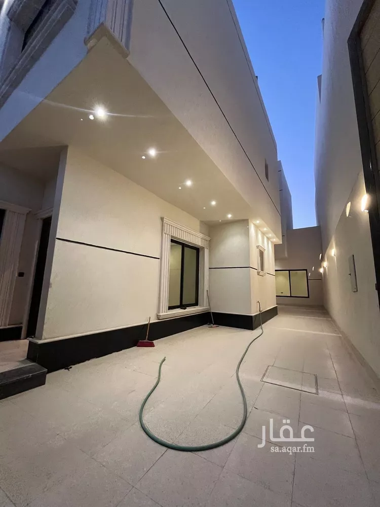 فيلا للبيع في شارع السيل الكبير, حي المهدية, مدينة الرياض, منطقة الرياض صورة 2