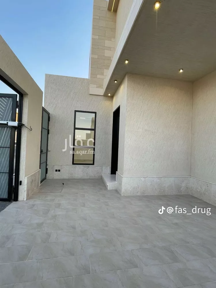 فيلا للبيع في شارع الحافظ بن كثير, حي المهدية, مدينة الرياض, منطقة الرياض صورة 3