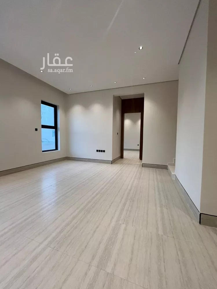 فيلا للبيع في شارع قطب الدين بن السلطان, حي المهدية, مدينة الرياض, منطقة الرياض صورة 5
