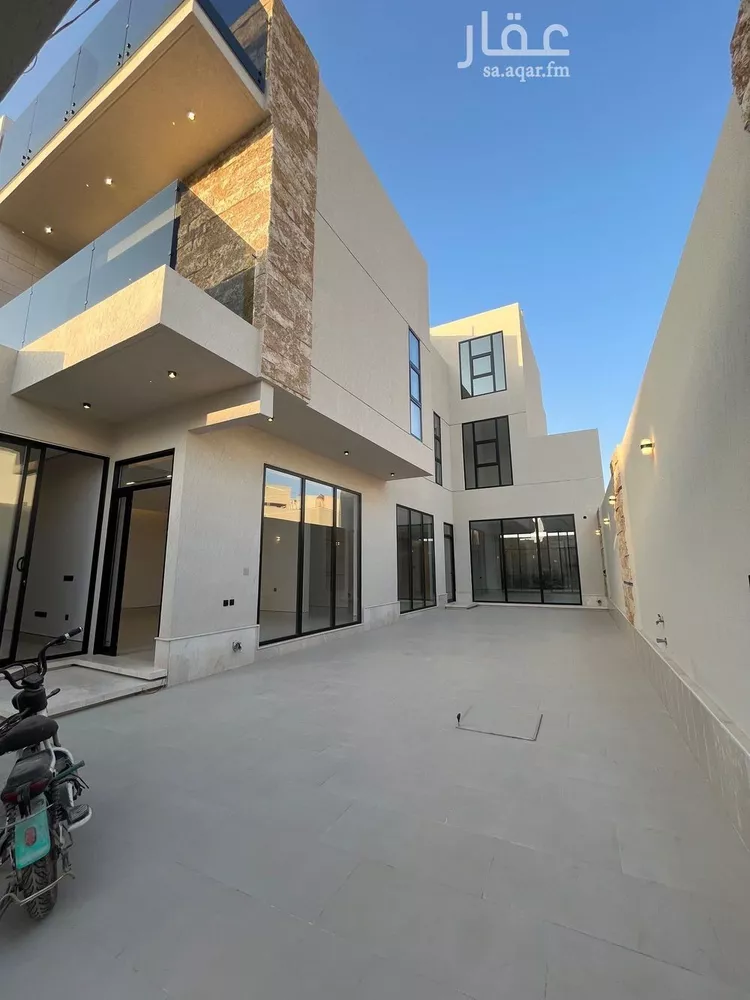 فيلا للبيع في شارع قطب الدين بن السلطان, حي المهدية, مدينة الرياض, منطقة الرياض صورة 2