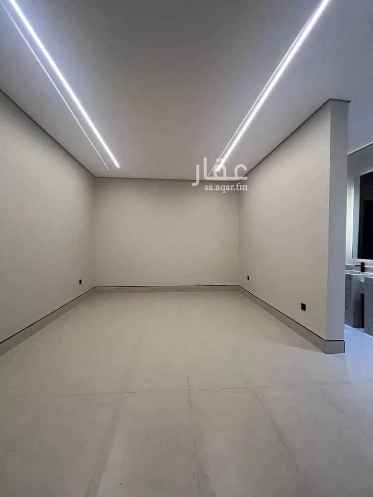 فيلا للبيع في شارع قطب الدين بن السلطان, حي المهدية, مدينة الرياض, منطقة الرياض صورة 3