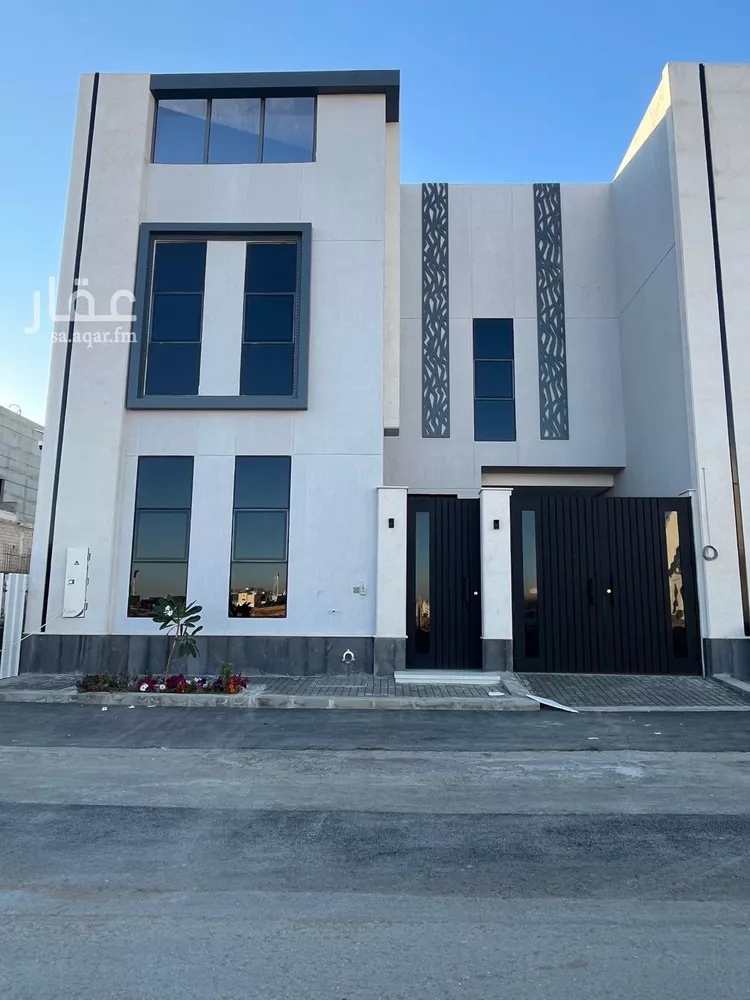 فيلا للبيع في شارع أبي العباس الصقلي, حي المهدية, مدينة الرياض, منطقة الرياض صورة 3