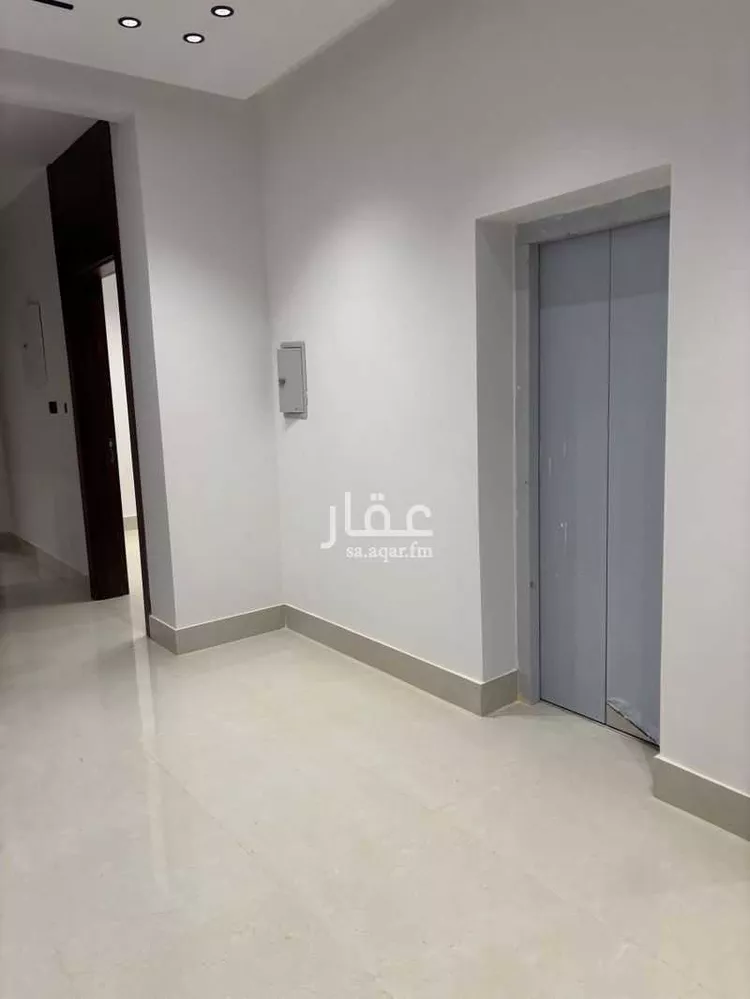 فيلا للبيع في شارع عبدالله بن المهاجر ، حي المهدية ، الرياض ، منطقة الرياض صورة 4