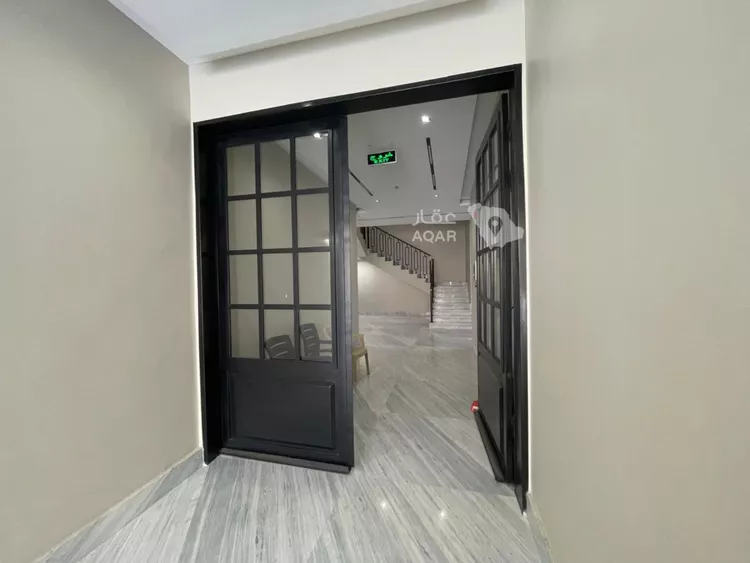 Building for Sale in Riyadh Al Khaleej 7