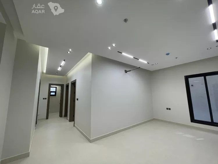 Building for Sale in Riyadh Al Khaleej 6