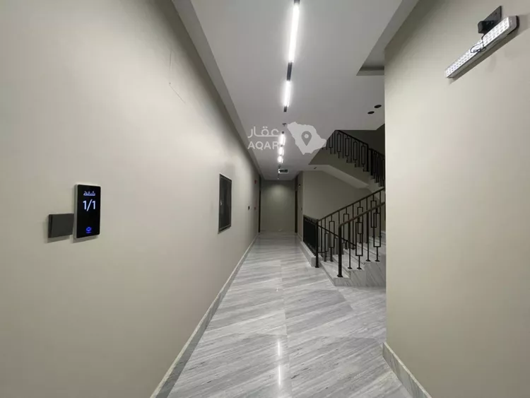 Building for Sale in Riyadh Al Khaleej 8