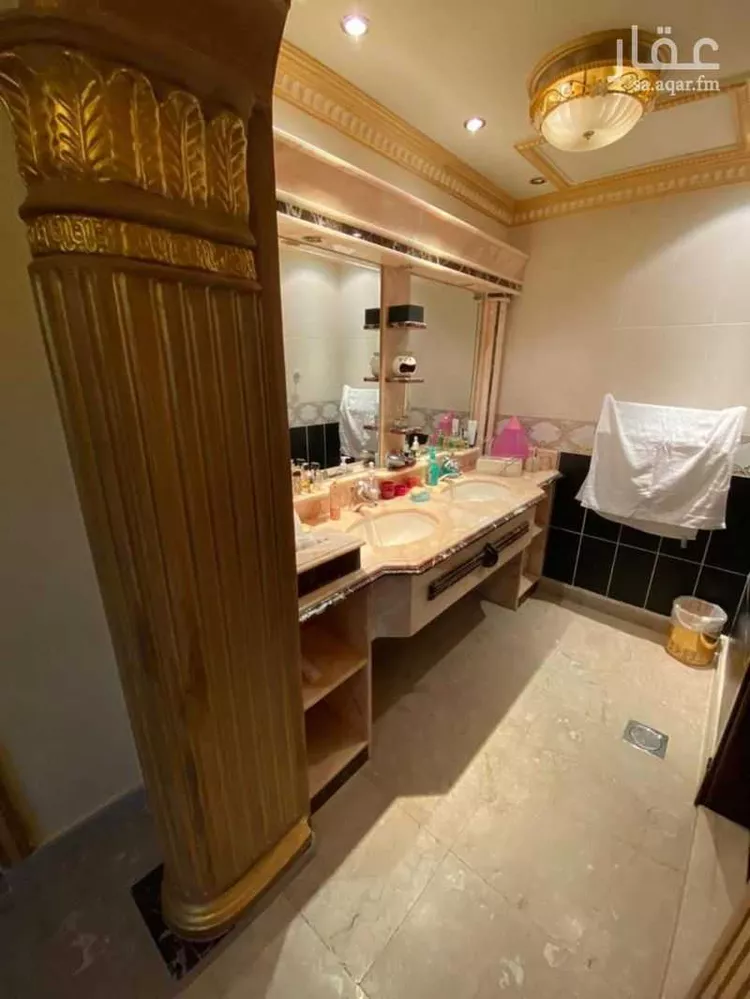 فيلا للبيع في شارع حسن عثمان ، حي الشاطئ ، جدة ، جدة