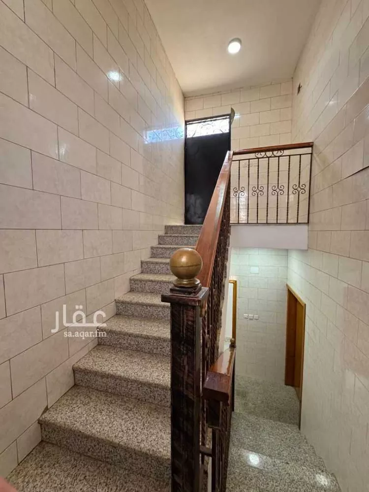 عمارة للبيع في شارع 141 الروضة, حي الروضة, مدينة أبها, منطقة عسير صورة 2