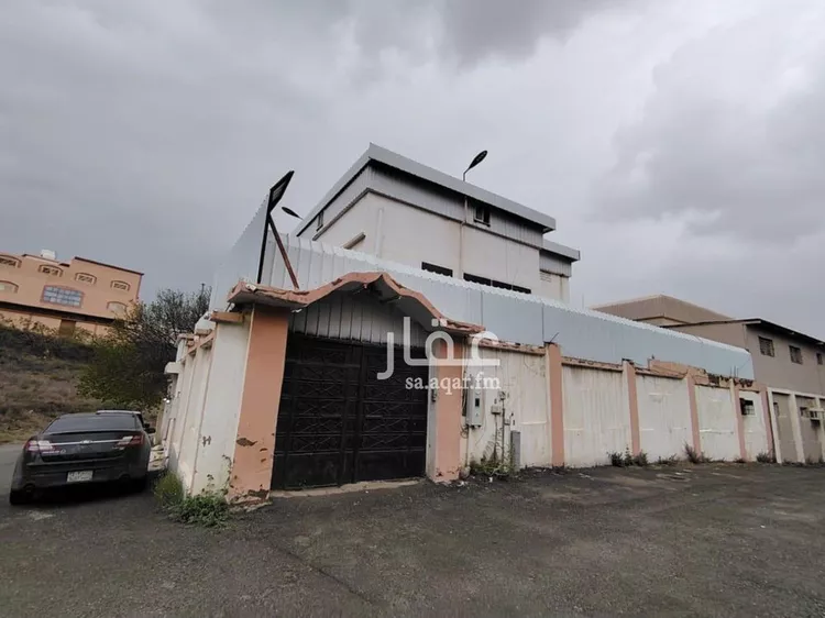 عمارة للبيع في شارع الجنوب, حي النزهة, مدينة أبها, منطقة عسير صورة 2