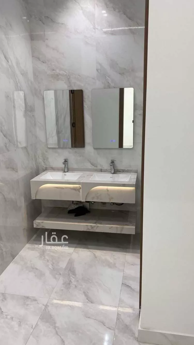 فيلا للبيع في شارع العام, حي الزهور, مدينة أبها, منطقة عسير صورة 5