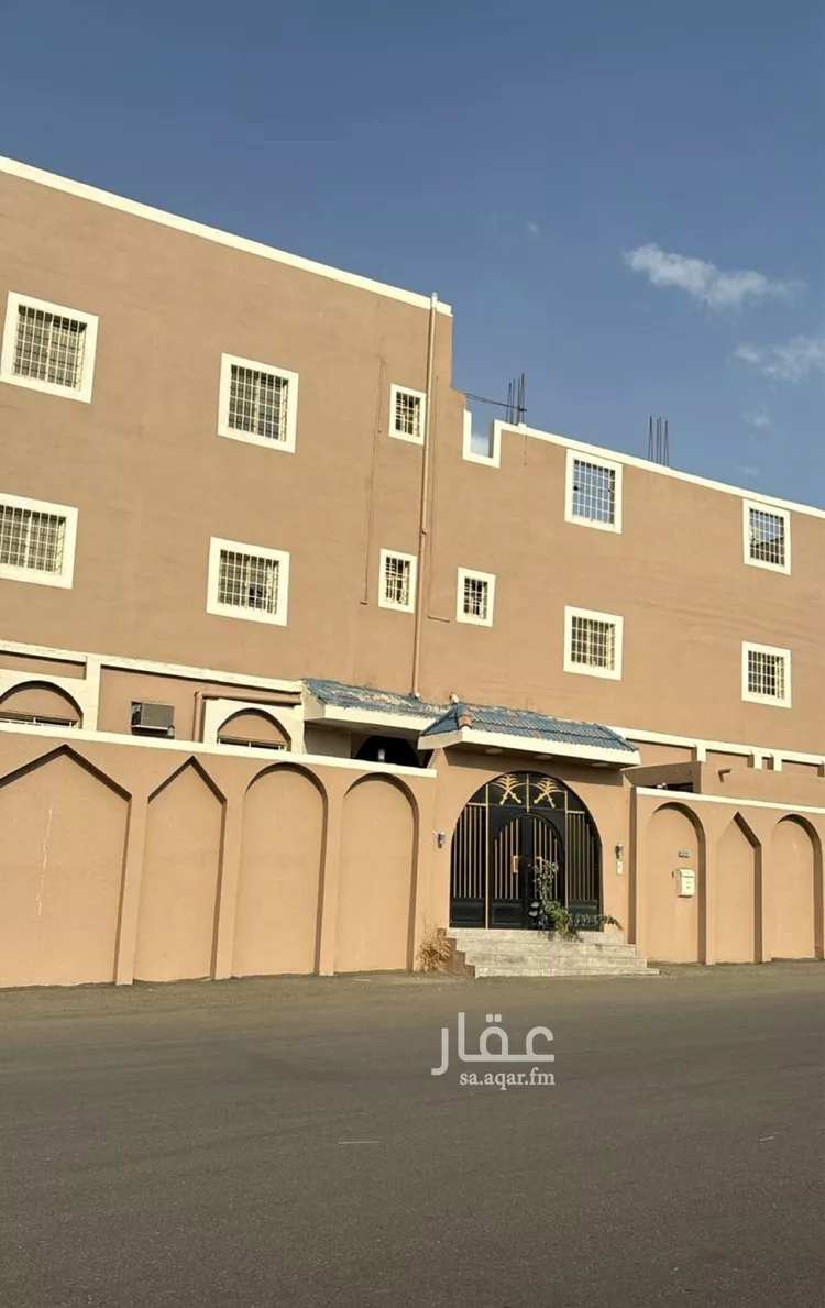 عمارة للبيع في حي الروضة, مدينة ابها, منطقة عسير
