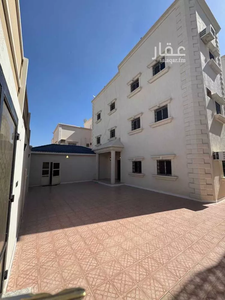 عمارة للبيع في شارع 141 الروضة, حي الروضة, مدينة أبها, منطقة عسير صورة 3