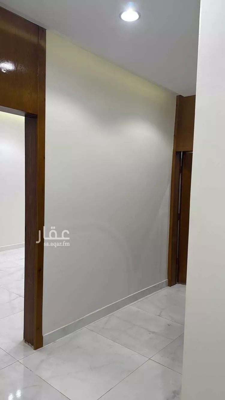 شقة للبيع في شارع الاسود بن سلمة الكندي, حي المروج, مدينة أبها, منطقة عسير صورة 3