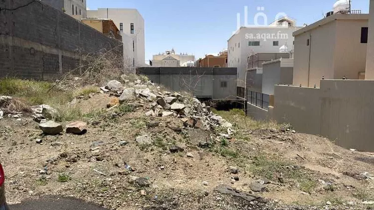 أرض للبيع في شارع  شارع وادي الخضارم, حي الروضة, مدينة أبها, منطقة عسير