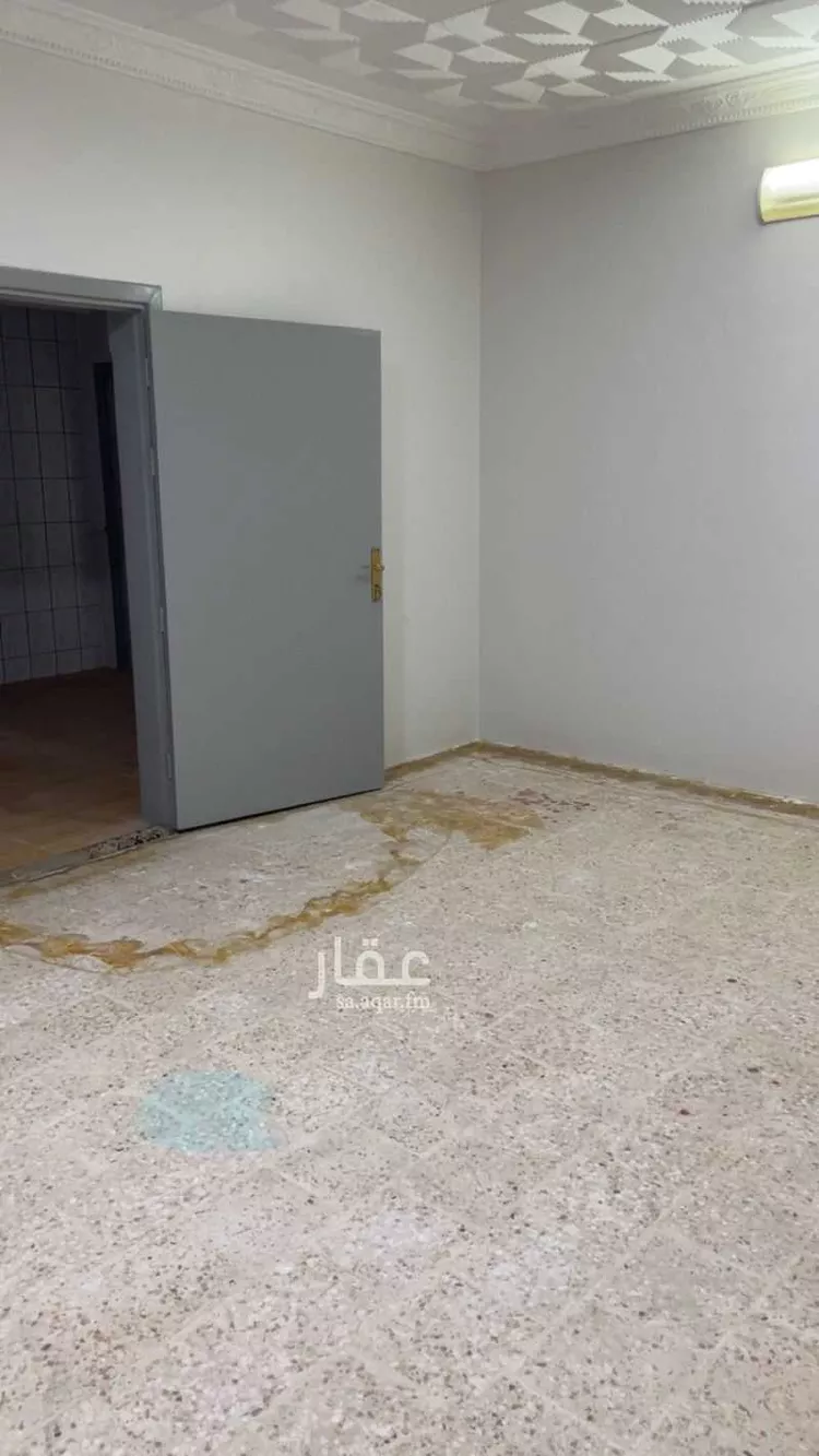 فيلا للإيجار في شارع نصر بن جمان, حي الإسكان, مدينة بريده, منطقة القصيم صورة 3