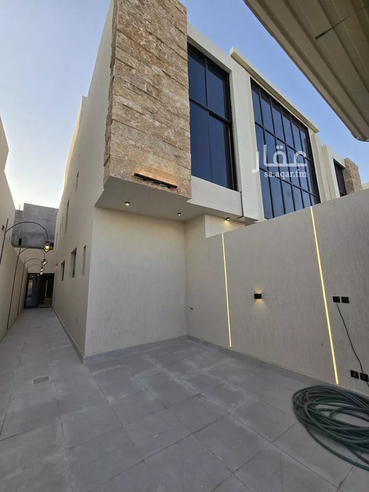 فيلا للبيع في شارع النوارس, حي عكاظ, مدينة الرياض, منطقة الرياض صورة 3