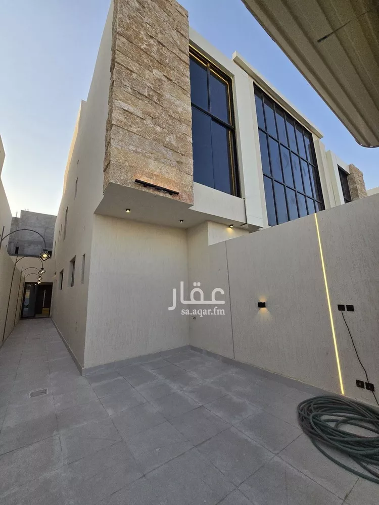 فيلا للبيع في شارع النوارس, حي عكاظ, مدينة الرياض, منطقة الرياض صورة 2