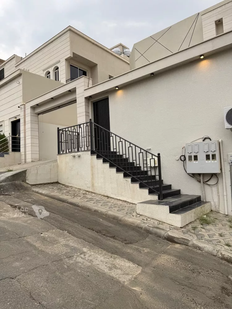 Floor for Rent in Khamis Mushait Ar Rabie 18