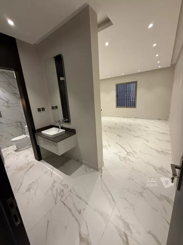Floor for Rent in Khamis Mushait Ar Rabie 8