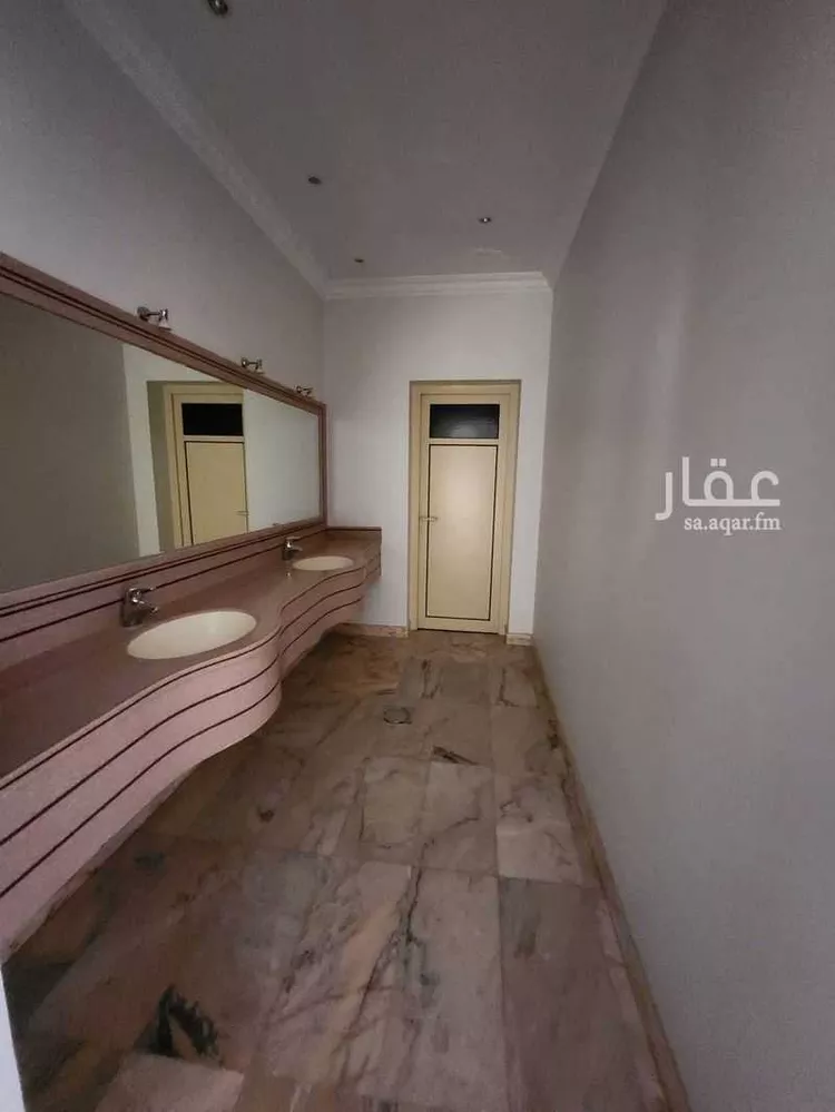فيلا للبيع في شارع ثابت بن النعمان بن يزيد, حي أحد, مدينة الدمام, المنطقة الشرقية صورة 3