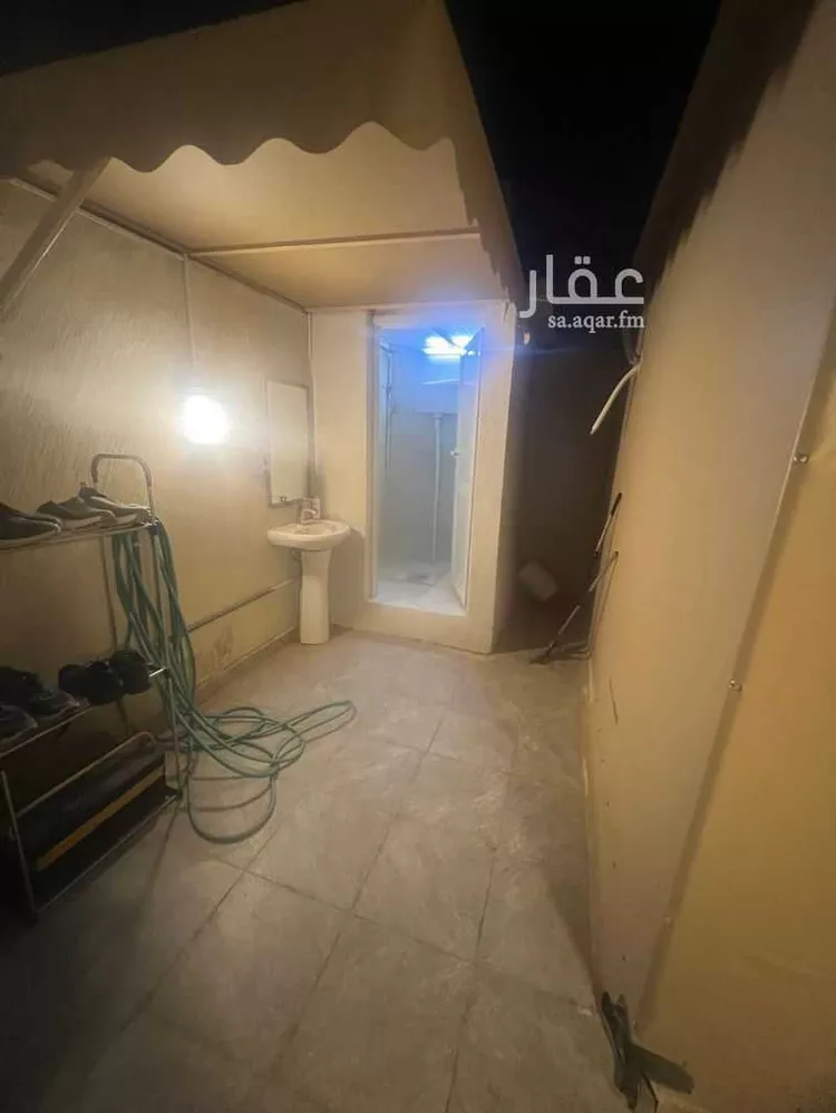 شقة للإيجار في شارع شارع زيد بن الخطاب, حي العزيزية, مدينة الوجه, منطقة تبوك صورة 3