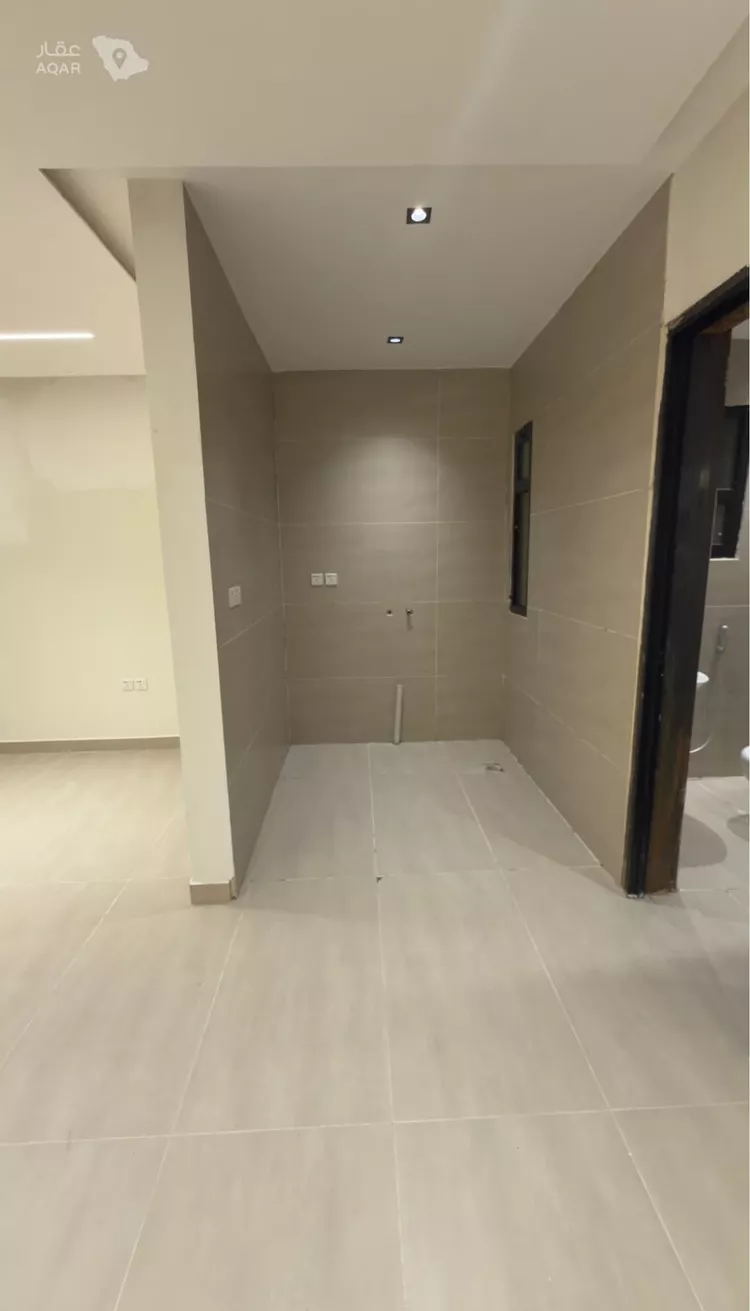 Commercial Office for Rent in Riyadh Ar Rimal 3