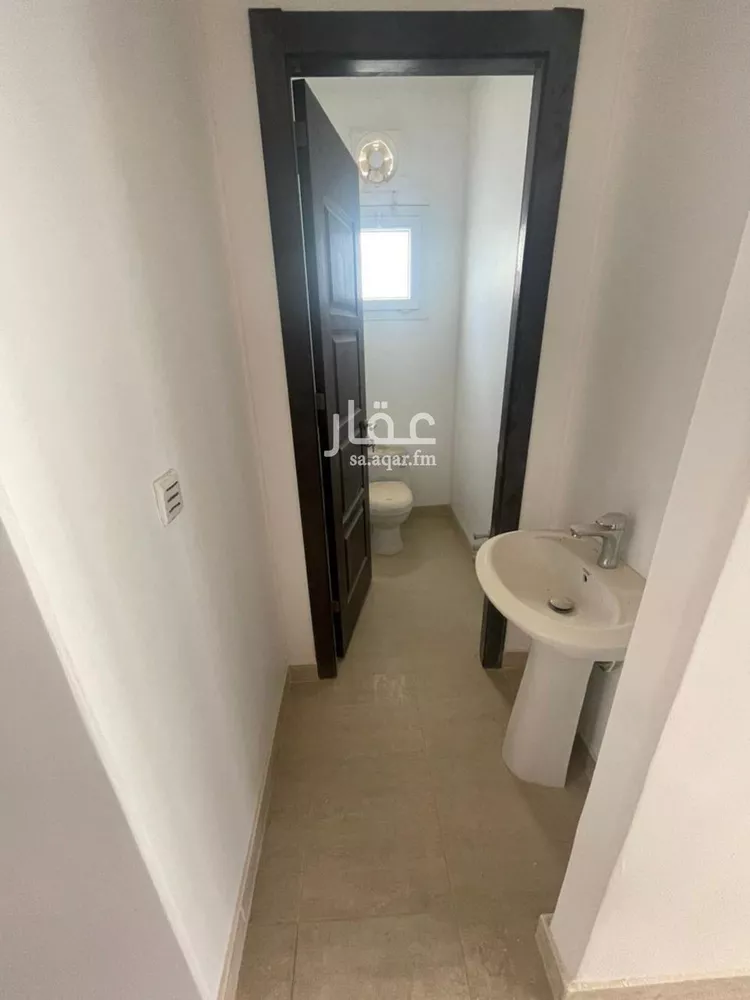 فيلا للإيجار في شارع أحمد البصري, حي مطار الملك خالد الدولي, مدينة الرياض, منطقة الرياض صورة 4