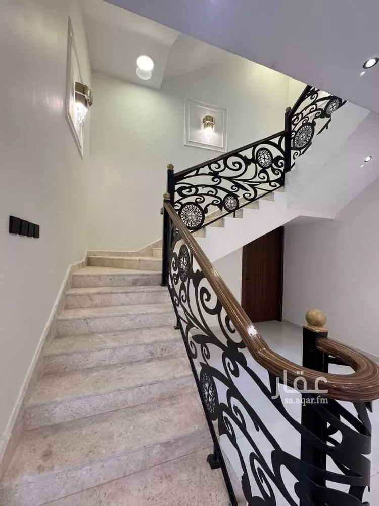 فيلا للبيع في شارع رقم 330, حي ظهرة لبن, مدينة الرياض, منطقة الرياض صورة 2
