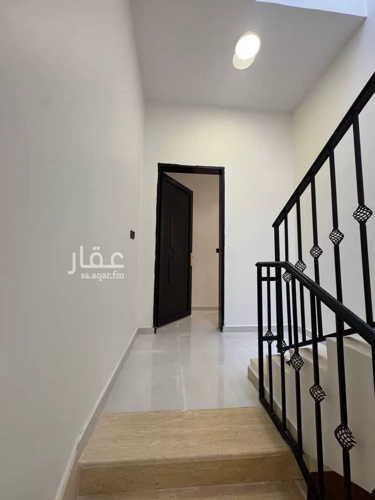 فيلا للبيع في شارع رقم 330, حي ظهرة لبن, مدينة الرياض, منطقة الرياض صورة 3