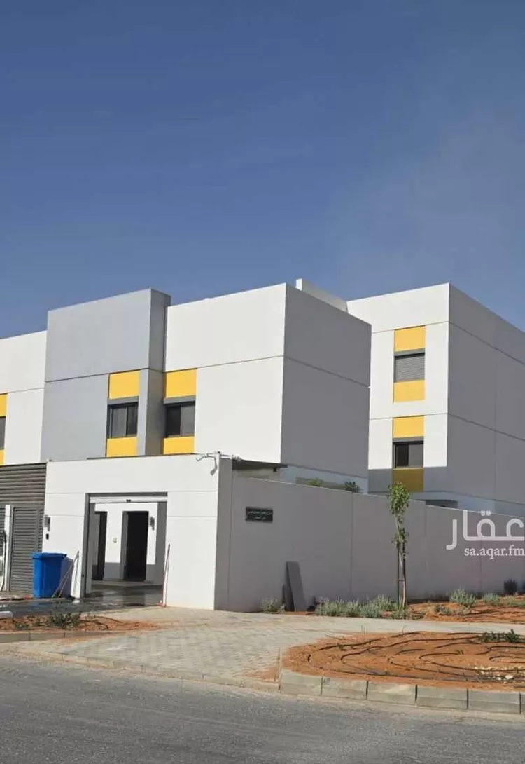 فيلا للبيع في شارع أبي الحمناء العنبري, حي مطار الملك خالد الدولي, مدينة الرياض, منطقة الرياض