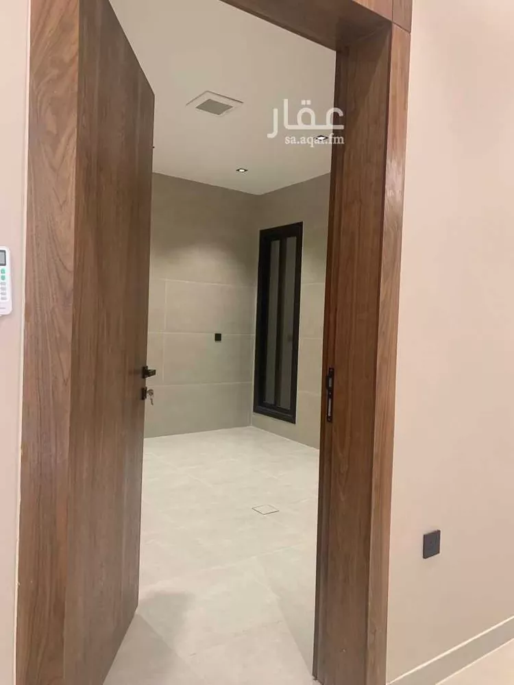 دور للبيع في شارع هارون الصحراوي, حي عكاظ, مدينة الرياض, منطقة الرياض