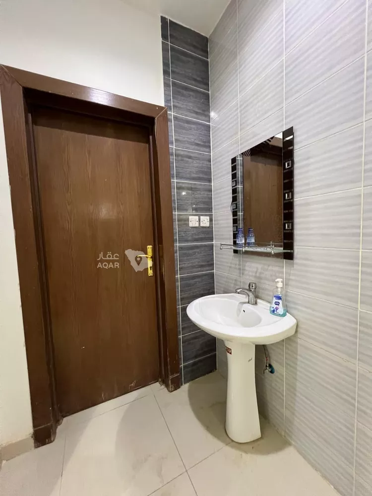شقة للإيجار في شارع الجميل ابن حاتم, حي ظهرة لبن, مدينة الرياض, منطقة الرياض صورة 2